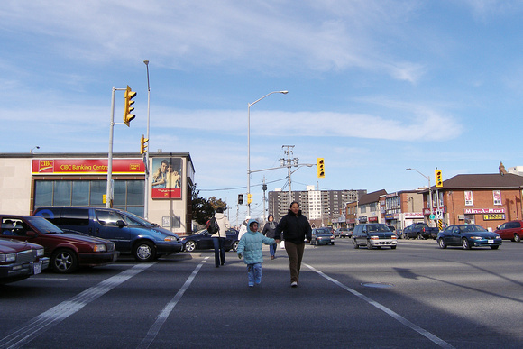 4:33 PM: Crossing west with mom on Hurontario Street at Dundas