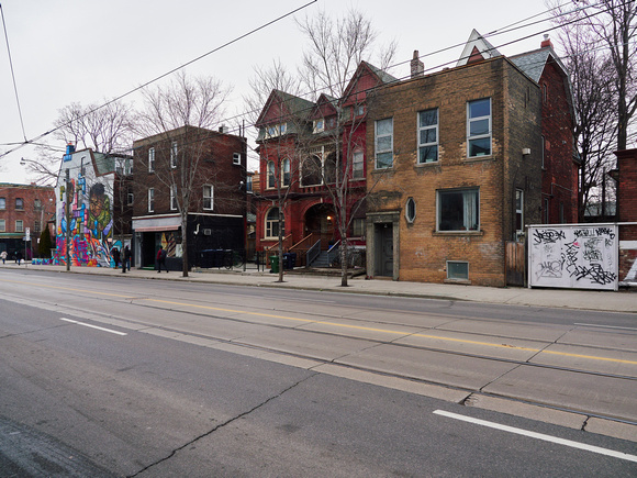 964 Dundas Street West